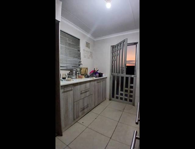 4 BEDROOM HOUSE FOR SALE IN ORIENT HILLS